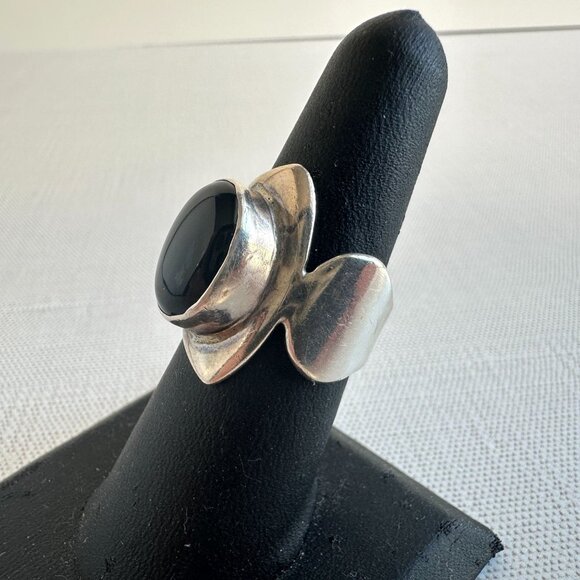 Modernist Sterling Silver and Onyx Ring Size 7 Made in Mexico: Black Onyx - Picture 3 of 10
